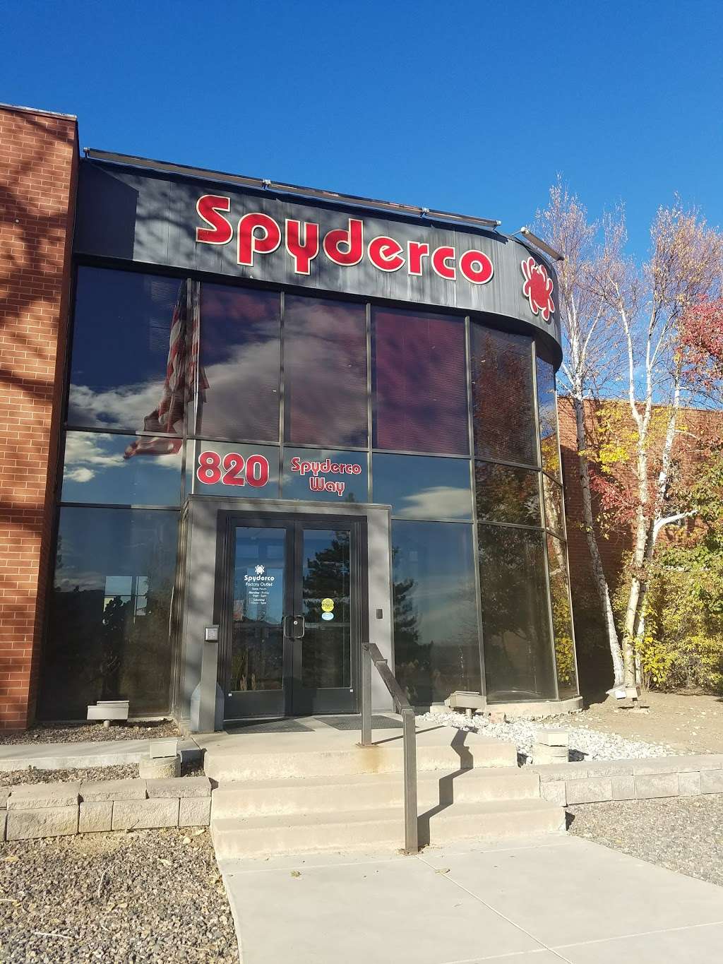 Spyderco Factory Outlet | 820 Spyderco Way, Golden, CO 80403, USA | Phone: (303) 279-8613 ext. 4