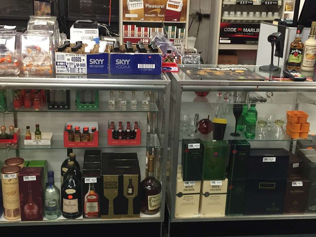 Peddlers Liquor Store | 10 W Main St, Newark, DE 19702, USA | Phone: (302) 731-5991