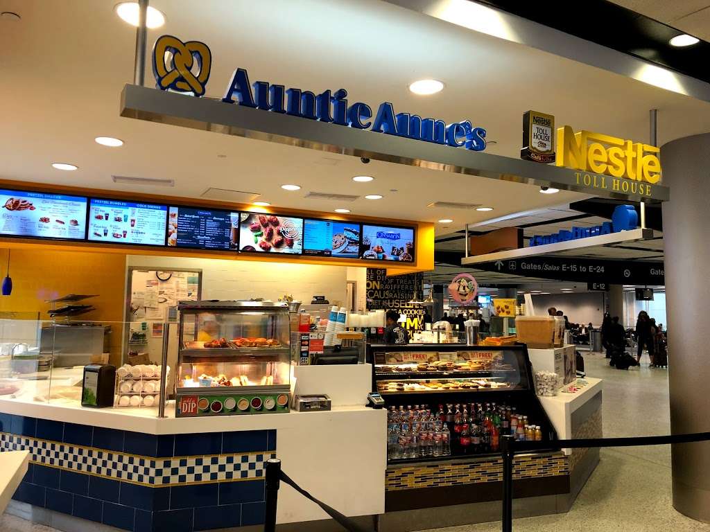 Auntie Annes Pretzels | 3950 N Terminal Rd, Houston, TX 77032 | Phone: (281) 209-1600