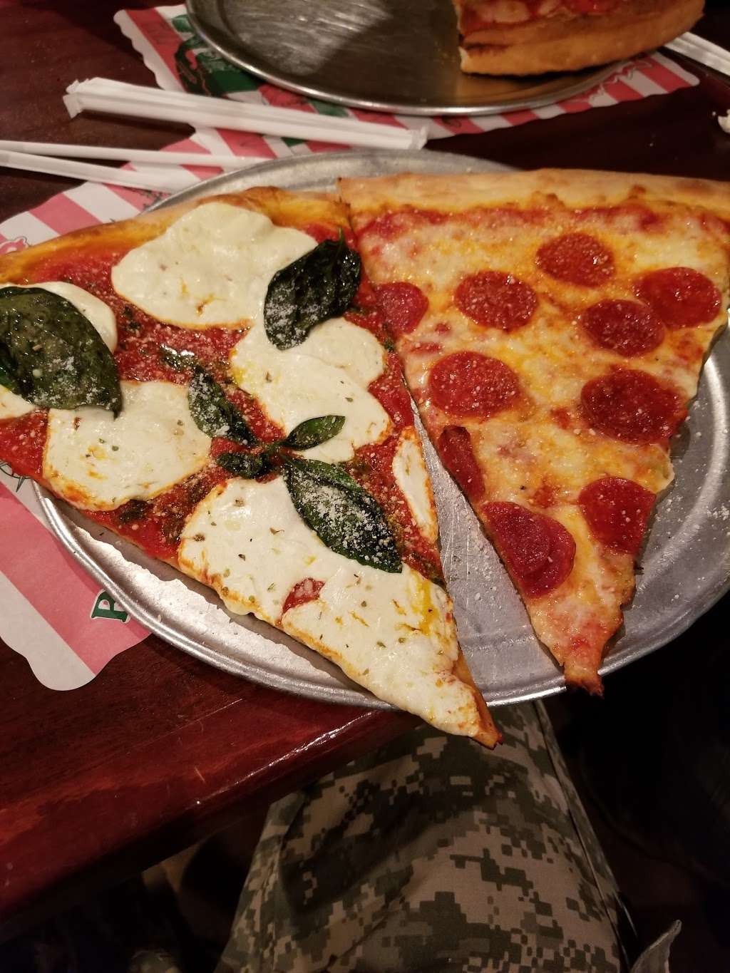 Maurizios Pizzeria & Italian | 4215 E Black Horse Pike, Mays Landing, NJ 08330, USA | Phone: (609) 645-0028