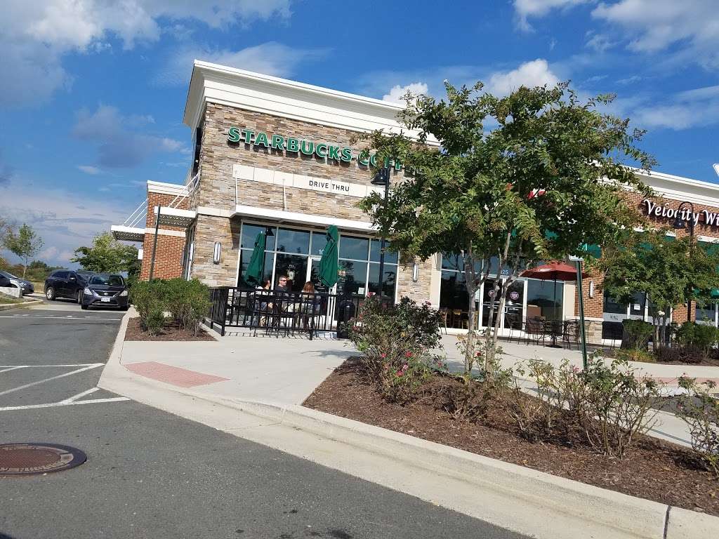 Starbucks | 25360 Eastern Marketplace Plaza Suite 100, Chantilly, VA 20152 | Phone: (571) 367-4948