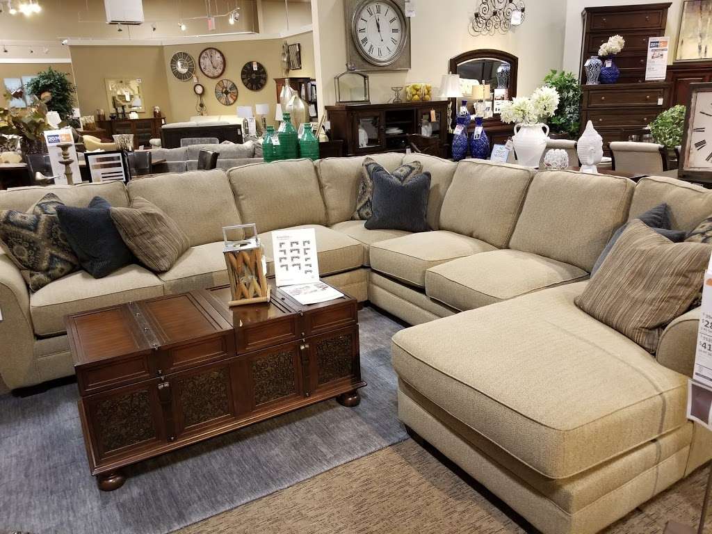 Ashley HomeStore | 80 Nardozzi Pl, New Rochelle, NY 10801 | Phone: (914) 235-0145