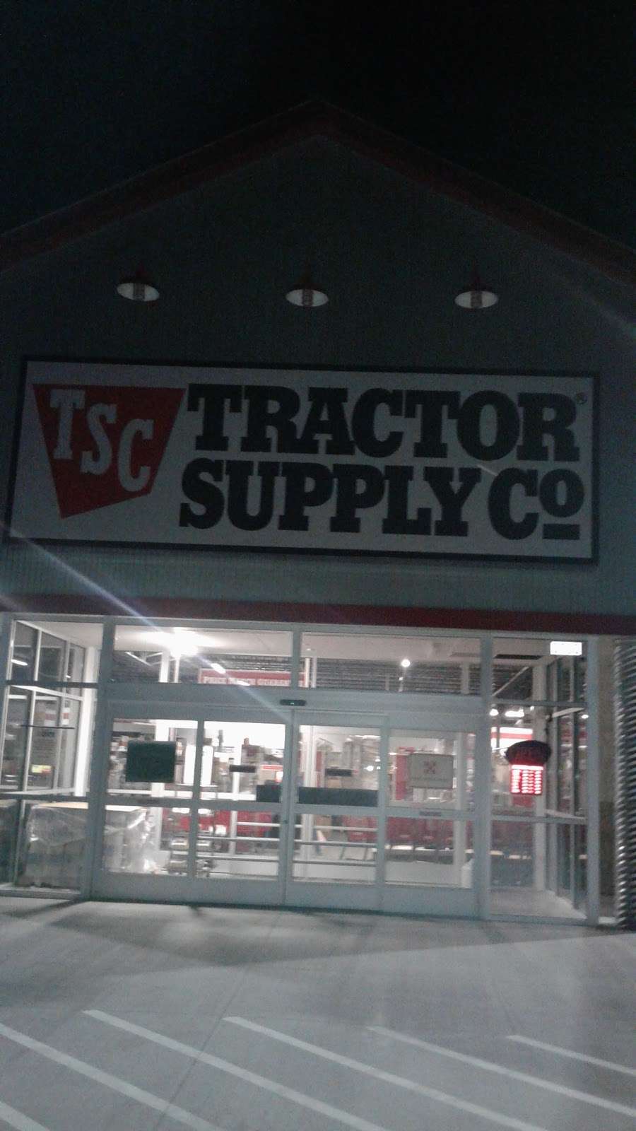 Tractor Supply Co. | 3720 Valley Rd, Berkeley Springs, WV 25411, USA | Phone: (304) 258-6636