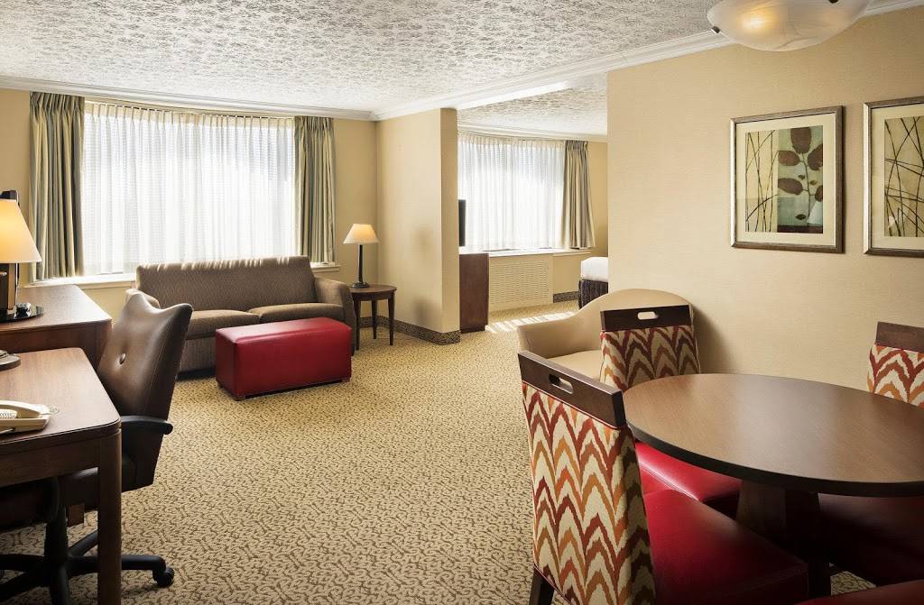 Crowne Plaza Louisville Airport Expo Ctr | 830 Phillips Ln, Louisville, KY 40209, USA | Phone: (502) 367-2251