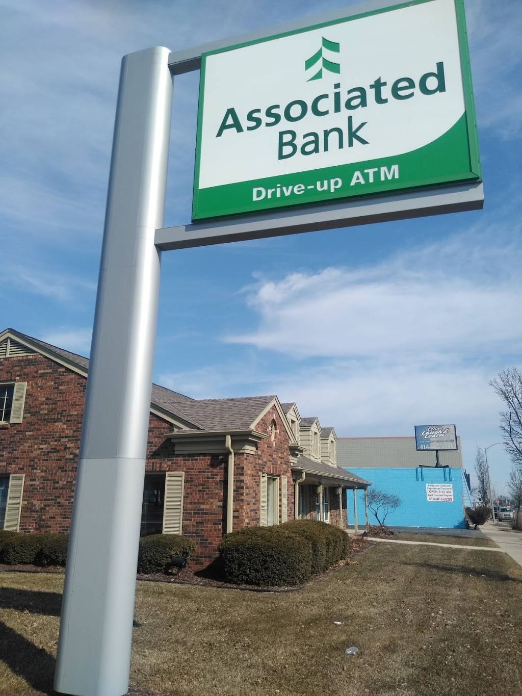 Associated Bank | 8050 W Capitol Dr, Milwaukee, WI 53222, USA | Phone: (414) 462-8880