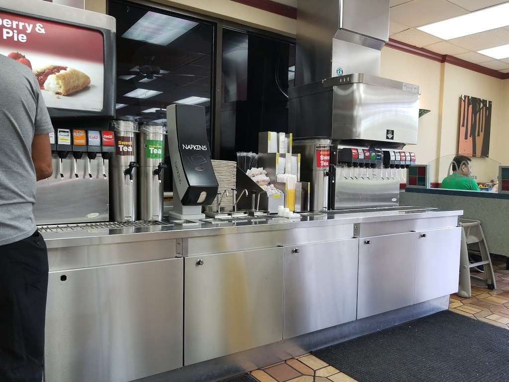 McDonalds - cafe  | Photo 3 of 10 | Address: 9596 Livingston Rd, Fort Washington, MD 20744, USA | Phone: (301) 248-2060