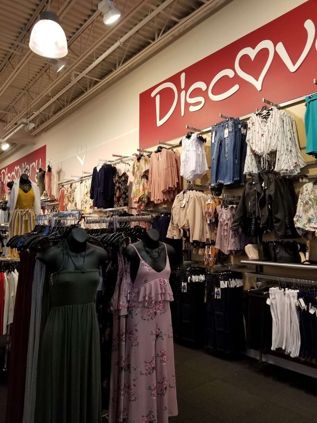 Discovery Clothing | 367 S Weber Rd, Romeoville, IL 60446, USA | Phone: (815) 838-6900