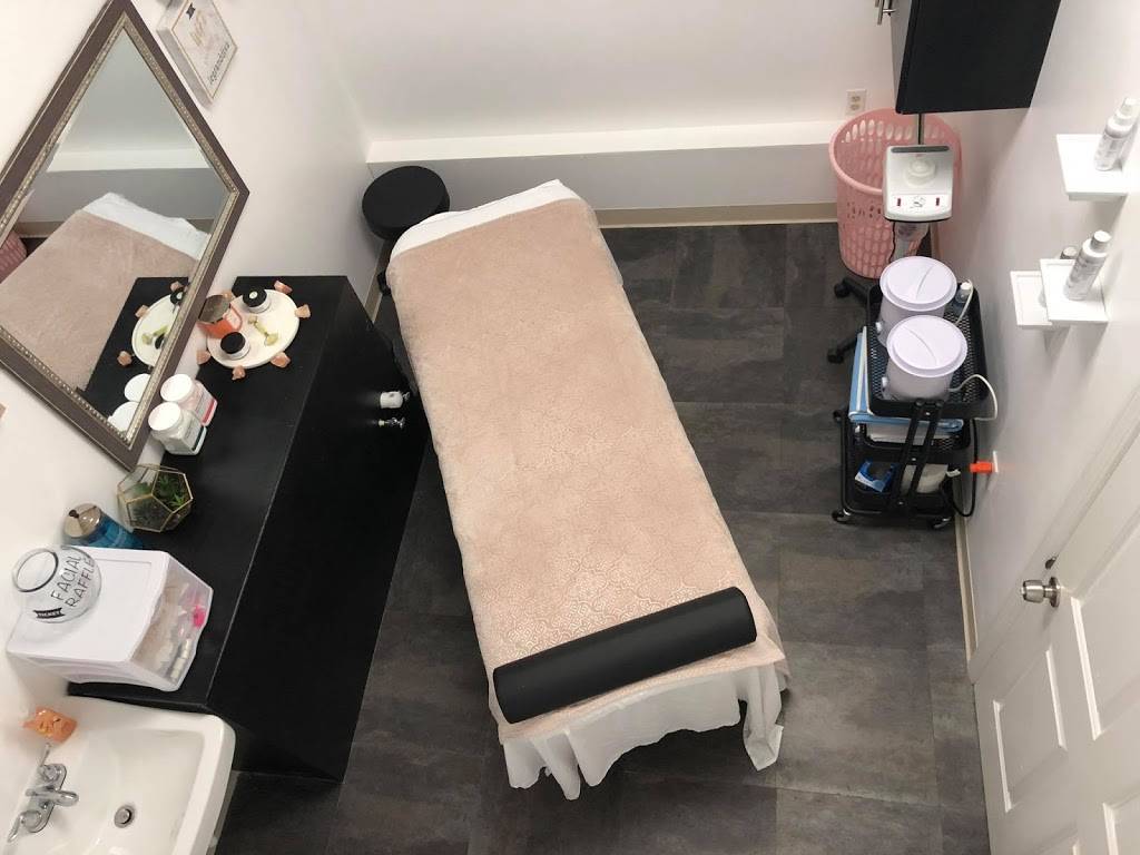 Perfect Peach Wax Boutique | 970 S Telegraph Rd, Monroe, MI 48161, USA | Phone: (734) 693-2271