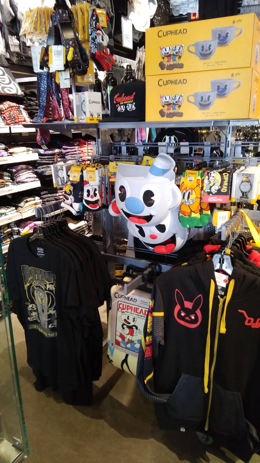 Hot Topic | 7638 W Reno Ave Suite 510, Oklahoma City, OK 73127, USA | Phone: (405) 789-0100