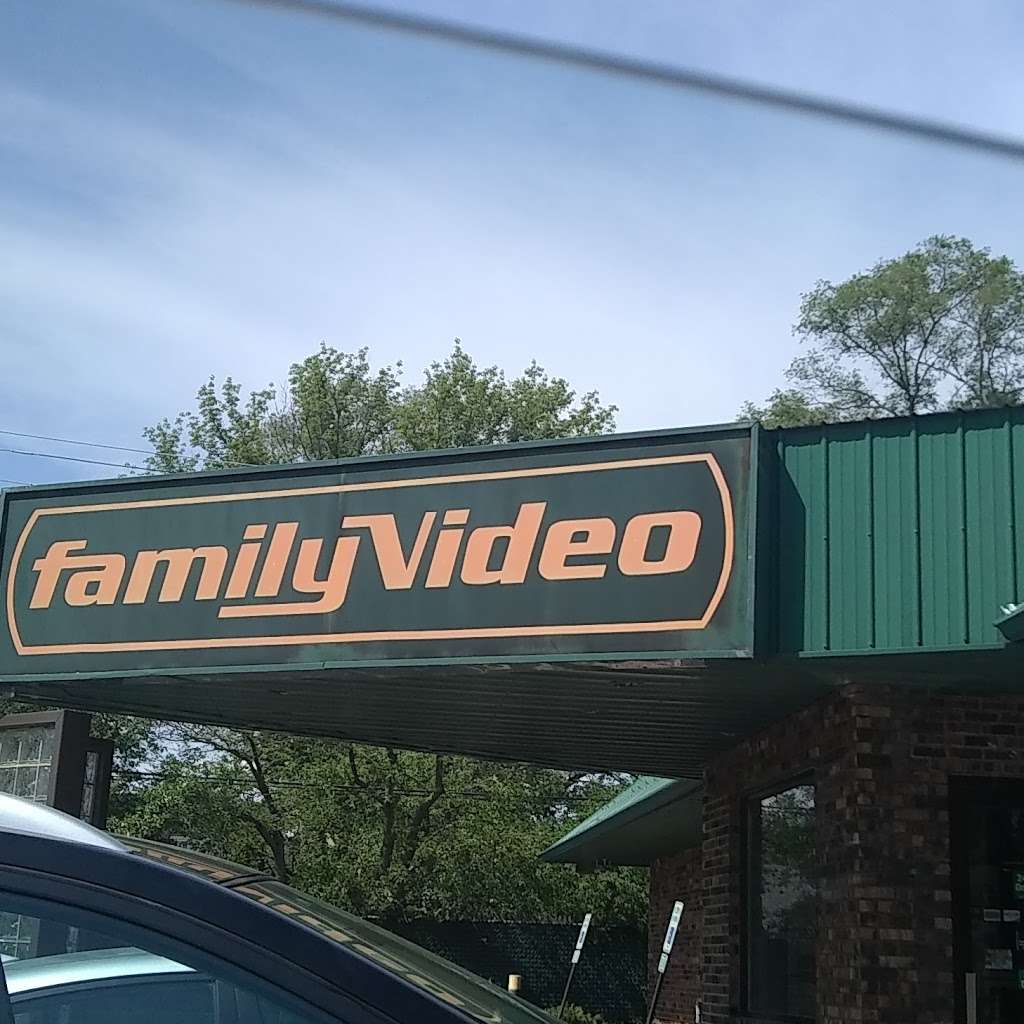 Family Video | 724 W Rollins Rd, Round Lake Beach, IL 60073, USA | Phone: (847) 740-3616