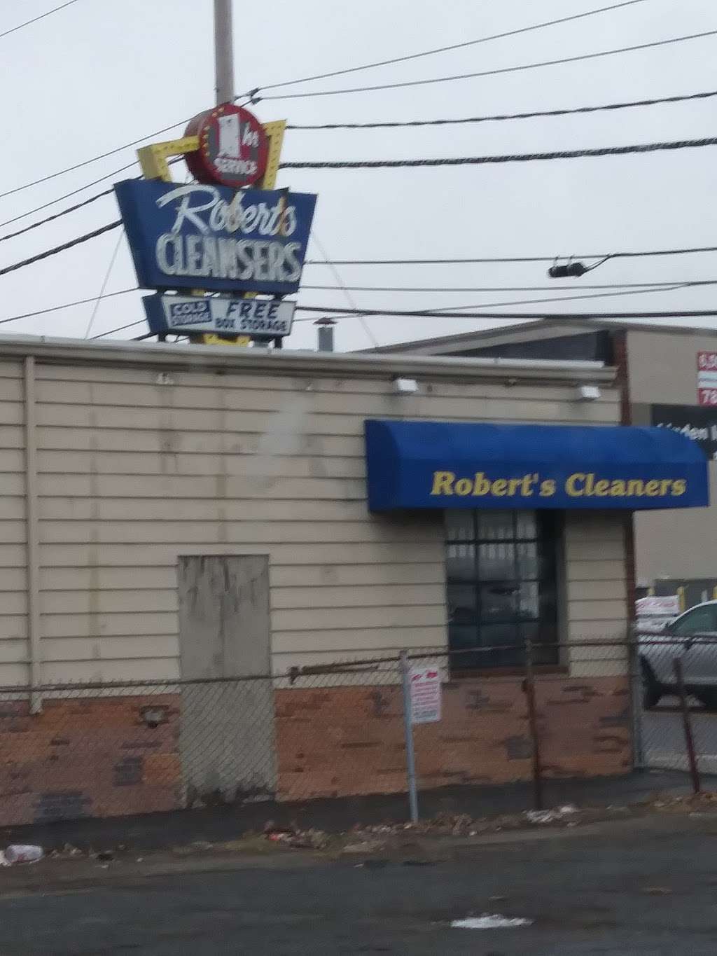 Roberts Cleaners | 624 Summer St, Lynn, MA 01905, USA | Phone: (781) 592-6687