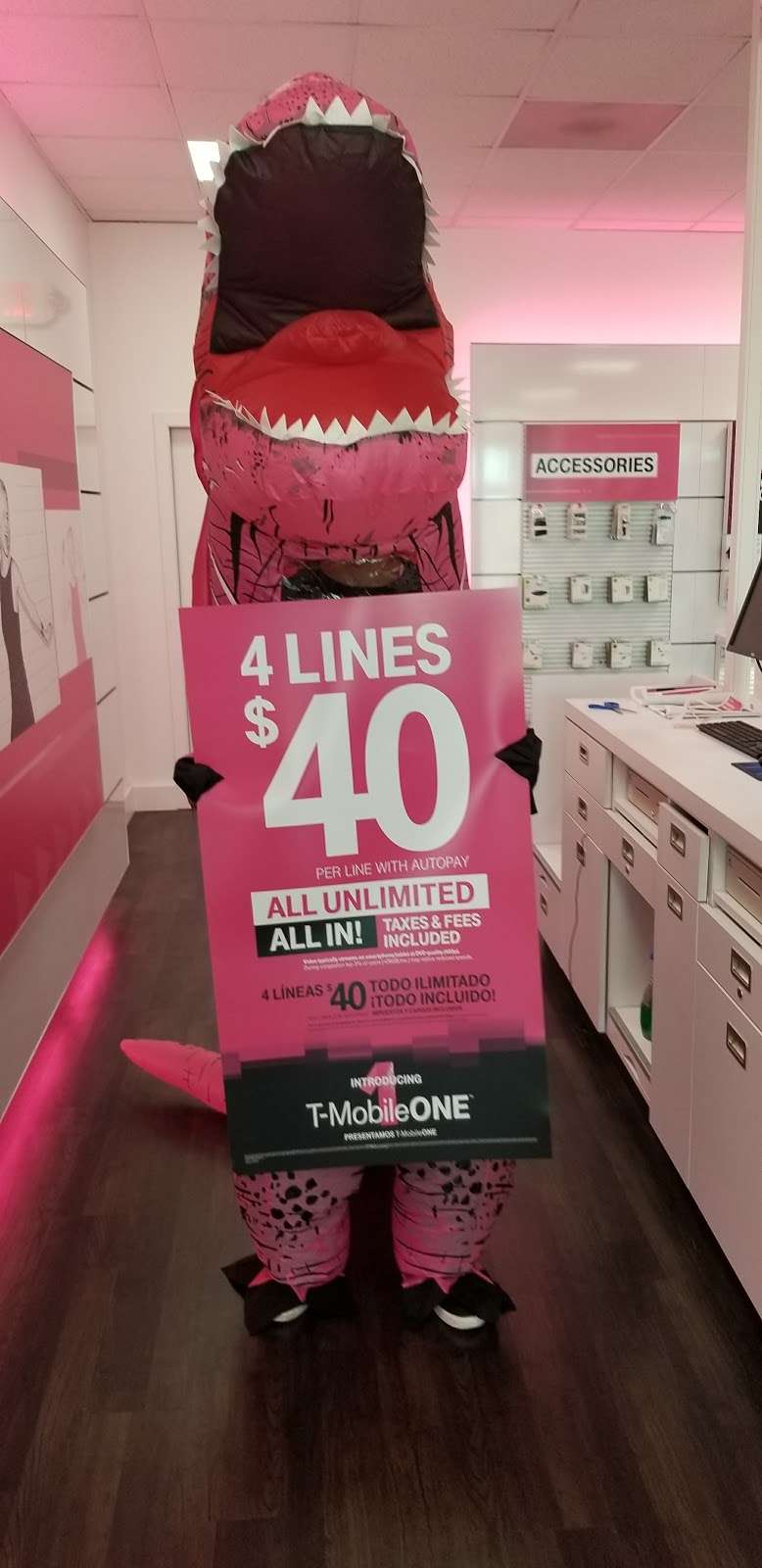 T-Mobile | 840 N Main St, Elburn, IL 60119, USA | Phone: (630) 448-1449