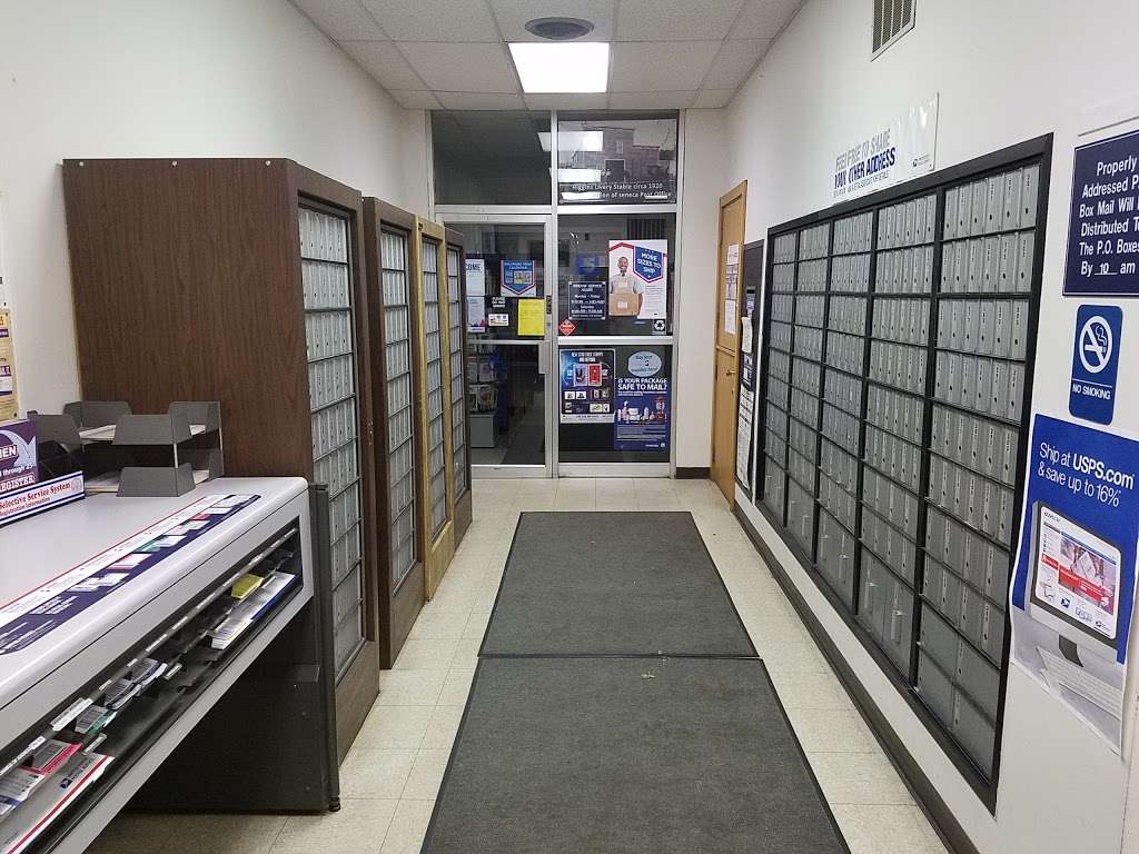 United States Postal Service | 121 E Armour St, Seneca, IL 61360, USA | Phone: (800) 275-8777