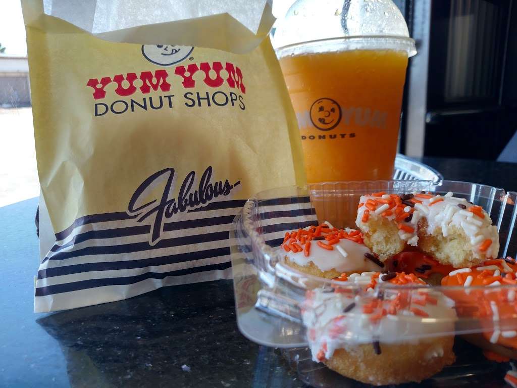 Yum Yum Donuts - cafe  | Photo 4 of 10 | Address: 1431 E 4th St, Ontario, CA 91764, USA | Phone: (909) 391-9554