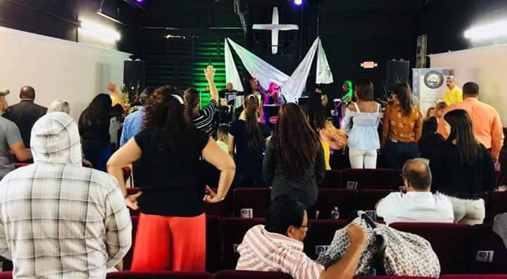 Iglesia La Vida Eterna | 2220 W 10th Ave, Hialeah, FL 33010, USA | Phone: (305) 557-7725