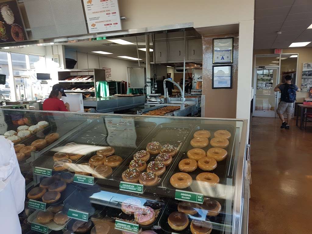 Krispy Kreme Doughnuts | 7015 W Spring Mountain Rd, Las Vegas, NV 89103, USA | Phone: (702) 222-1813