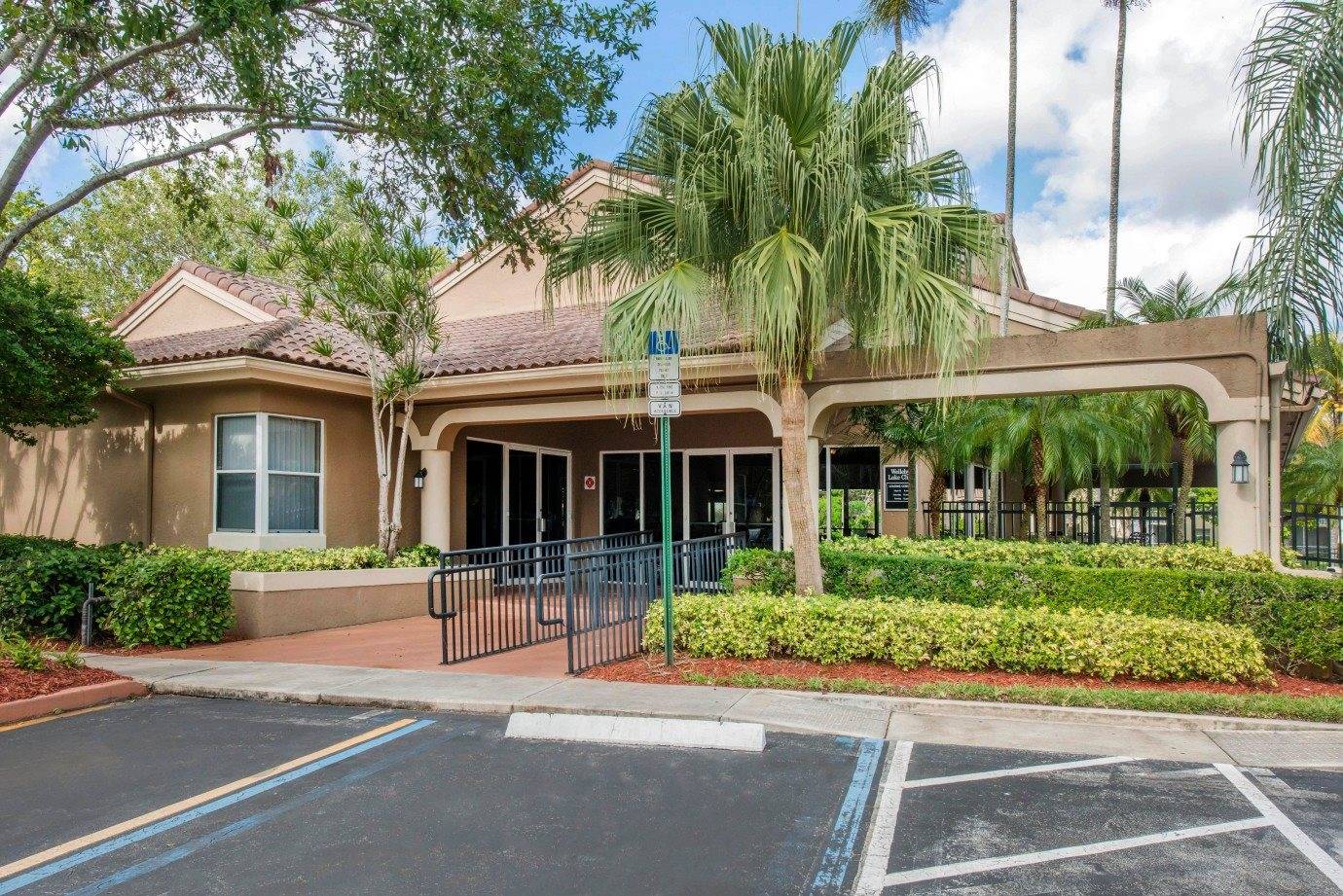 Welleby Lake Club Apartments | 10931 NW 39th St, Sunrise, FL 33351, United States | Phone: (954) 572-5555