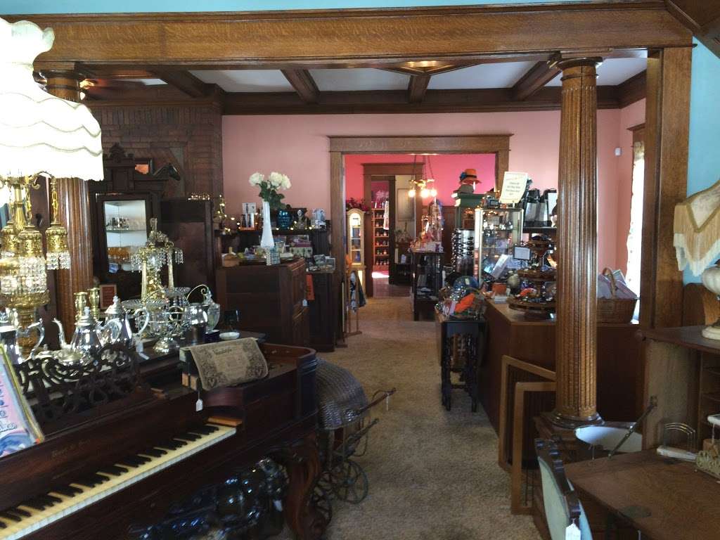 Pizzazz Antiques & Boutique | 225 E South St, Lebanon, IN 46052, USA | Phone: (765) 484-8739