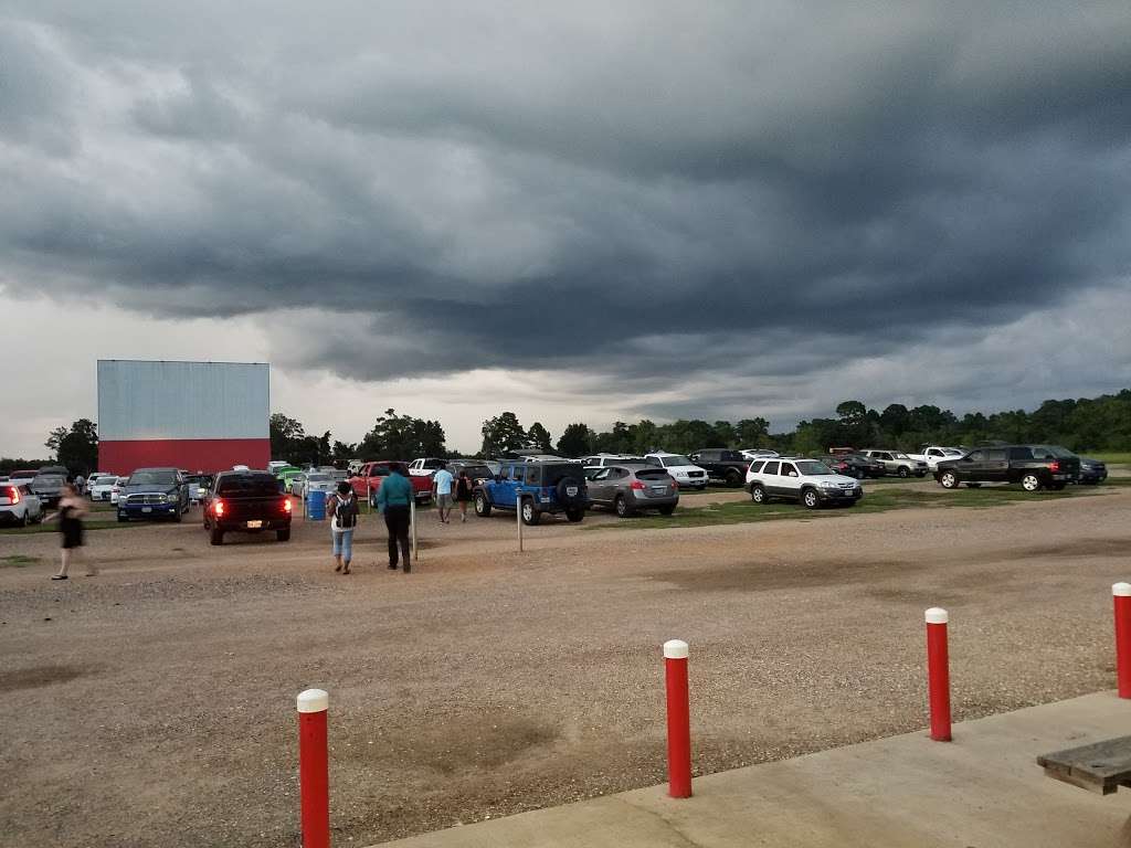 Showboat Drive-In | 22422 Farm to Market 2920, Hockley, TX 77447, USA | Phone: (281) 351-5224