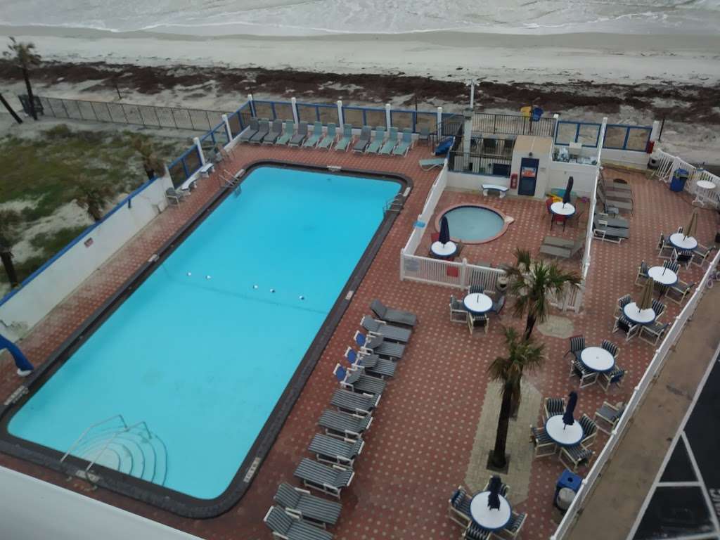 Catalina Beach Club | 1303 S Atlantic Ave, Daytona Beach, FL 32118, USA | Phone: (386) 253-6741