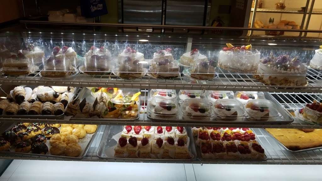 Guatemalteca Bakery | 5250 S Atlantic Blvd, Maywood, CA 90270, USA | Phone: (323) 457-9490