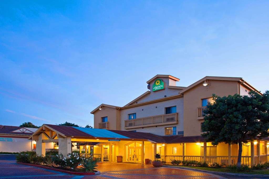 La Quinta Inn & Suites Irvine Spectrum | 14972 Sand Canyon Ave, Irvine, CA 92618, USA | Phone: (949) 551-0909