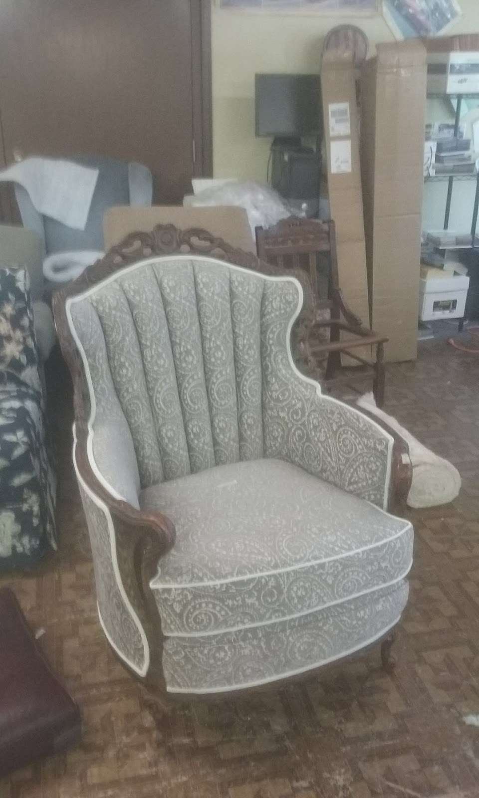 Hains Upholstery | 112 W Franklin St, Liberty, MO 64068, United States | Phone: (816) 781-0534