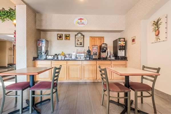 Super 8 by Wyndham Fort Worth Stockyards | 4665 Gemini Pl, Fort Worth, TX 76106, USA | Phone: (817) 222-3220