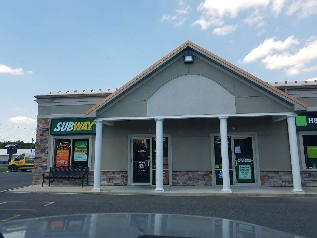 Subway Restaurants | 16819 S. DuPont Hwy., Suite 100, Mattlind Square Shopping Ctr., Harrington, DE 19952 | Phone: (302) 398-6100