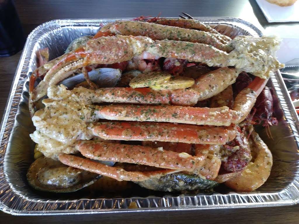 Ugly Crab | 7977, 9655 E US Hwy 36, Avon, IN 46123, USA | Phone: (317) 220-8168