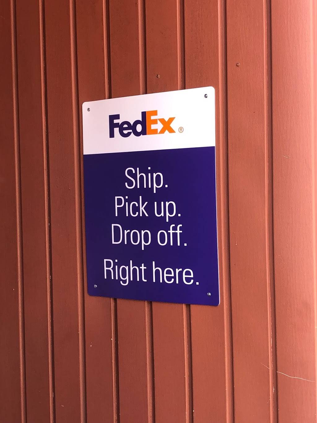 FedEx Authorized ShipCentre | 4511 Walker Rd, Windsor, ON N9A 6J3, Canada | Phone: (800) 463-3339
