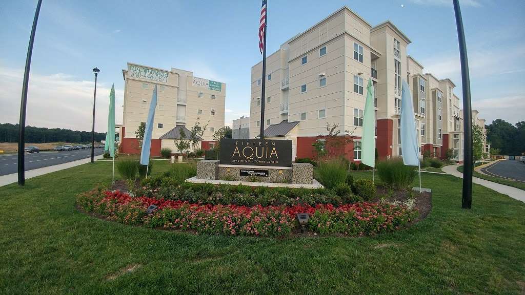Aquia Fifteen Apartments at Towne Center | 15 Town Square Circle, Stafford, VA 22554, USA | Phone: (866) 871-9901