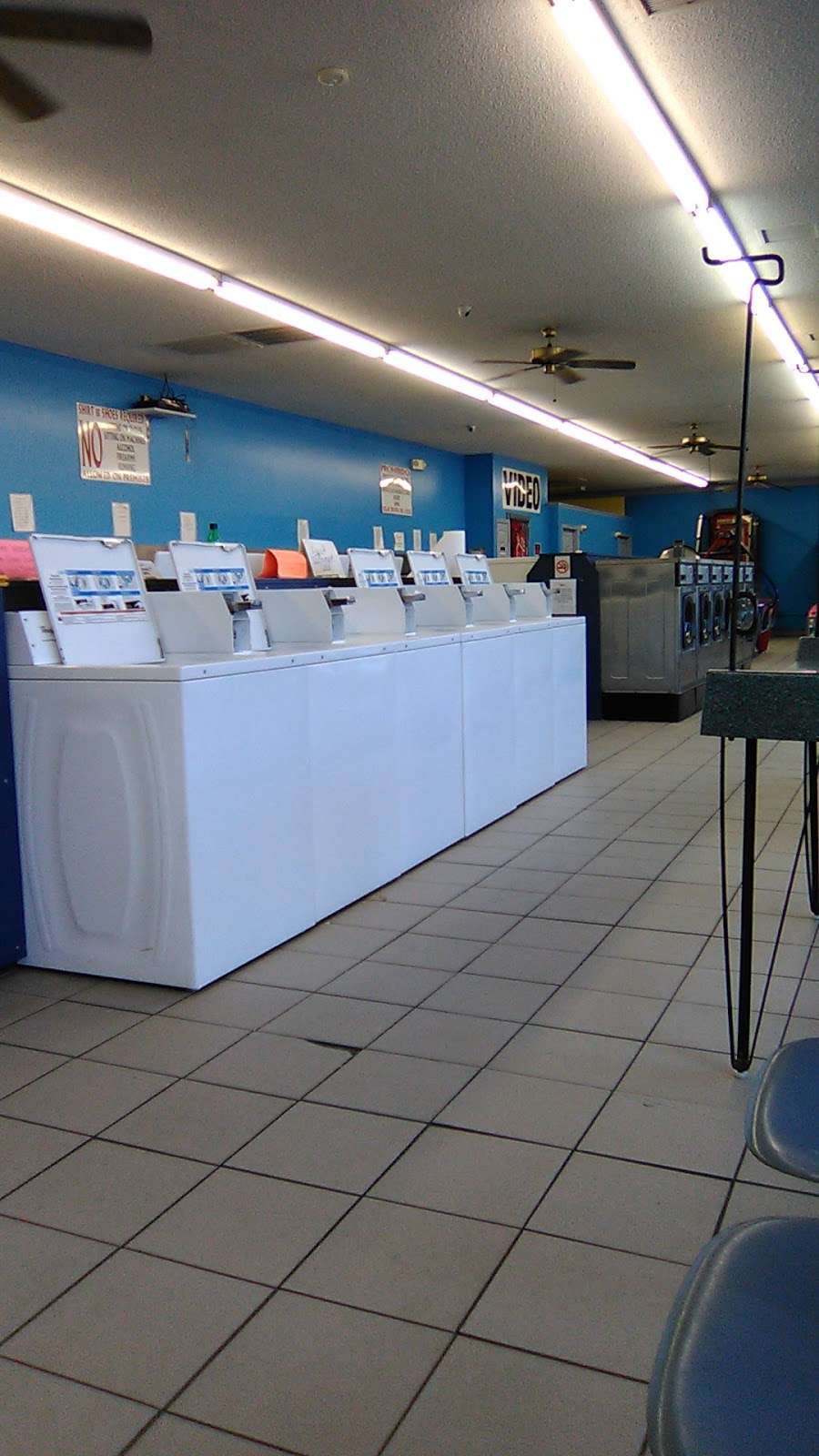 Family Coin Laundry | 130 Vandiver Dr, Lincolnton, NC 28092, USA | Phone: (704) 736-0510