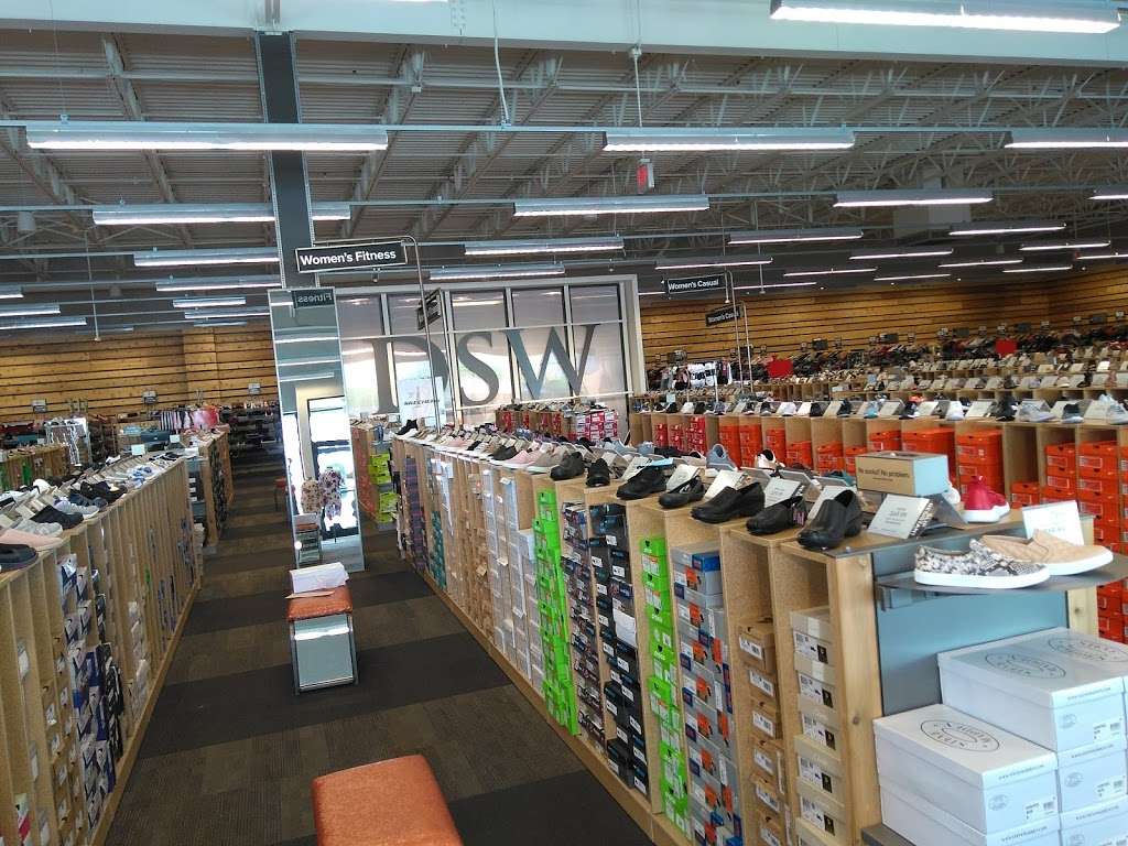DSW Designer Shoe Warehouse | 2590 US-34, Oswego, IL 60543, USA | Phone: (331) 216-6000