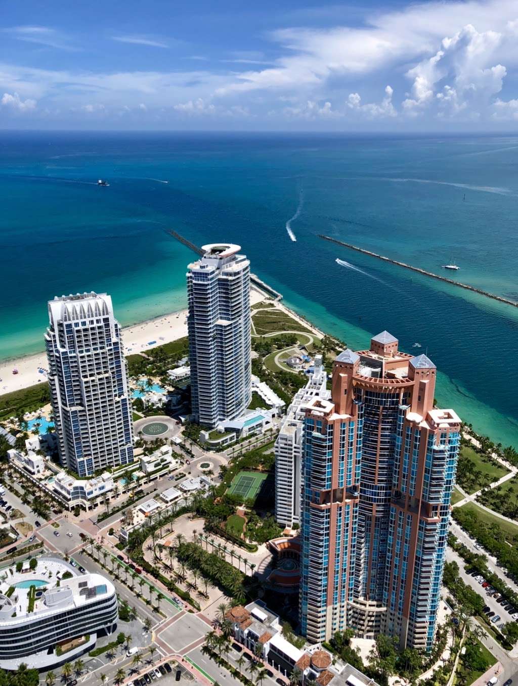 The Continuum | 40 South Pointe Dr, Miami Beach, FL 33139, USA | Phone: (305) 938-4250