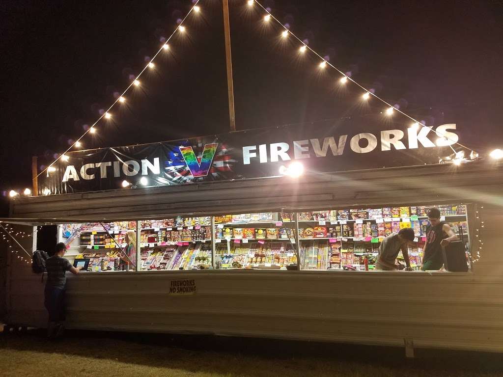Action V Fireworks | 12812-12414 E Charles William Anderson Loop, Atascosa, TX 78002, USA