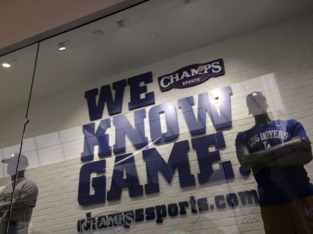 Champs Sports | 2047 Montebello Town Center Dr, Montebello, CA 90640, USA | Phone: (323) 728-6885