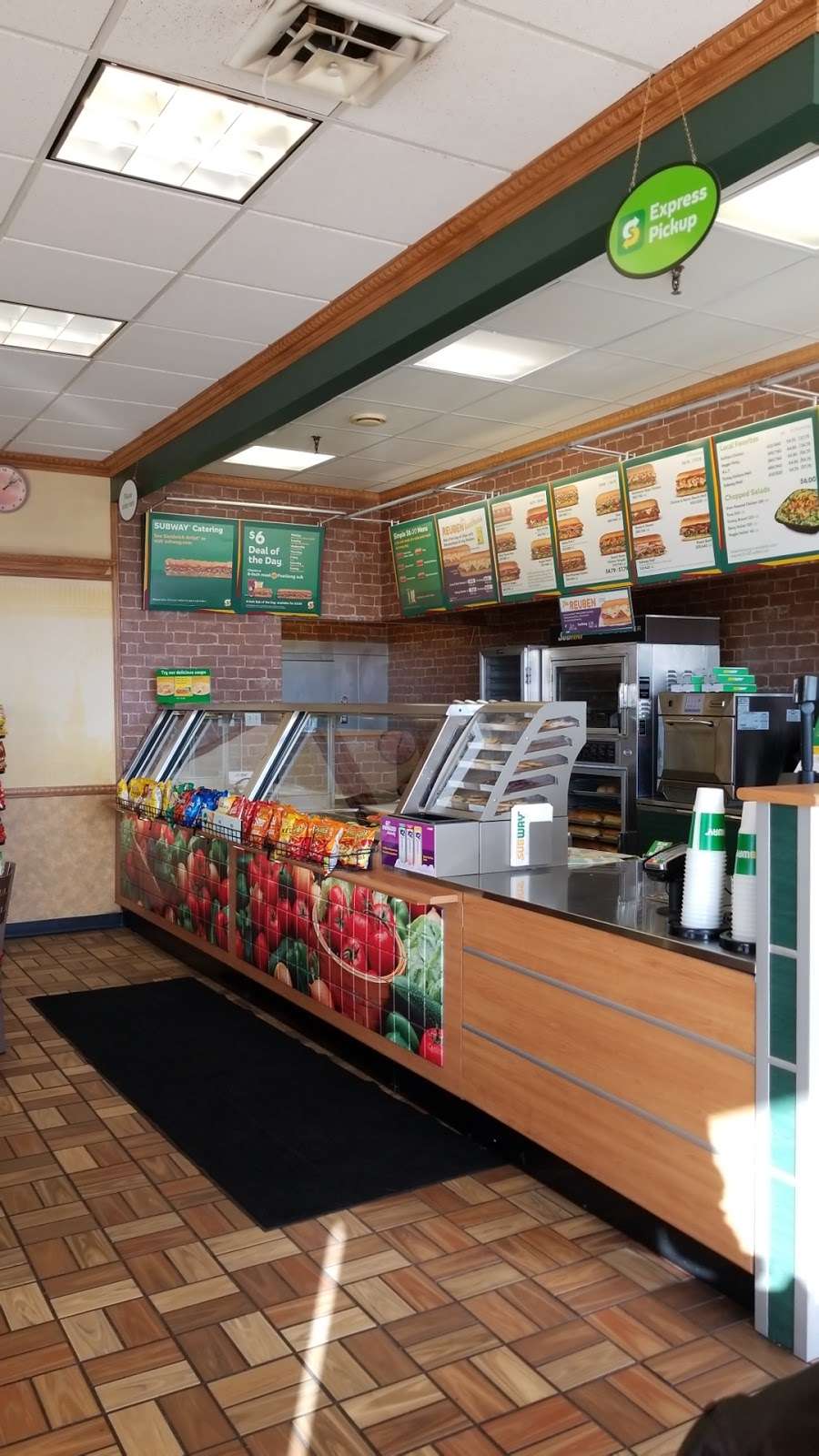 Subway Restaurants | 684 N Milwaukee Ave, Prospect Heights, IL 60070, USA | Phone: (224) 676-1357