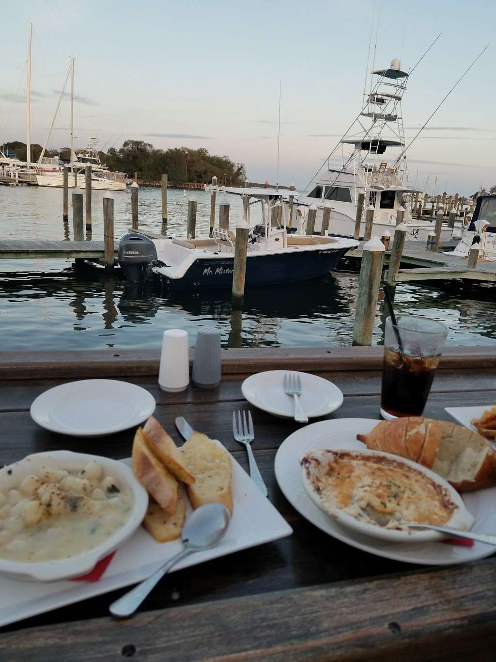 Island Hideaway | 14556 Solomons Island Rd S, Solomons, MD 20688, USA | Phone: (410) 449-6382