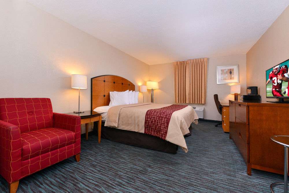 Red Roof Inn Chambersburg | 1110 Sheller Ave, Chambersburg, PA 17201, USA | Phone: (717) 264-8382