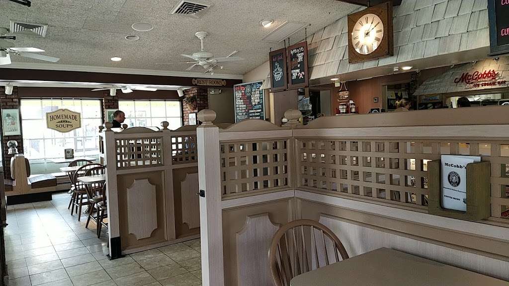 McCobbs Family Restaurant | 2391 Hamburg Turnpike, Wayne, NJ 07470, USA | Phone: (973) 835-0858