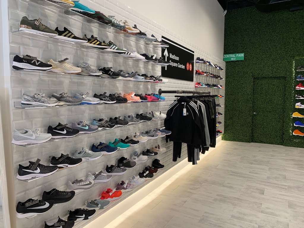 Sneaker Lounge | 719 White Plains Rd, Scarsdale, NY 10583, USA | Phone: (914) 771-7500