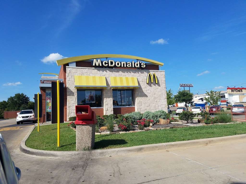 McDonalds | 125 W E Camp Wisdom Rd, Dallas, TX 75232, USA | Phone: (214) 372-5981
