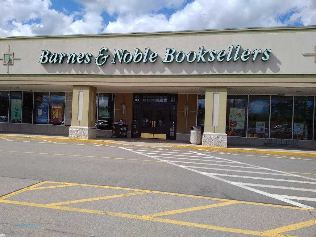 Barnes & Noble | Stallbrook Marketplace, 270 Hartford Ave, Bellingham, MA 02019, USA | Phone: (508) 966-7600