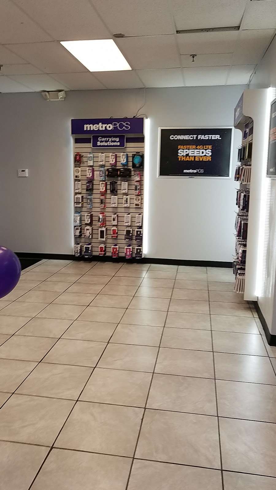 Metro by T-Mobile | 4897 Kentucky Ave, Indianapolis, IN 46221, USA | Phone: (317) 455-1546