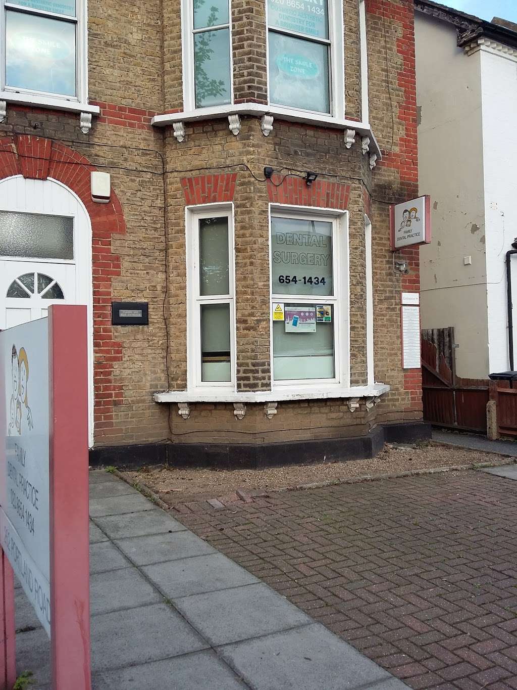 Family Dental Practice | 262 Portland Rd, London SE25 4SL, UK | Phone: 020 8654 1434