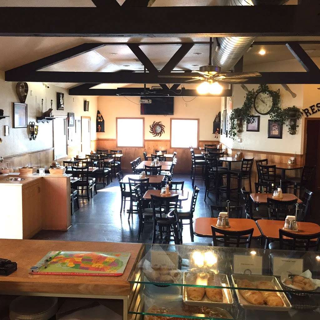 C & C Pizza | 92 Main St, Strausstown, PA 19559, USA | Phone: (610) 488-9104