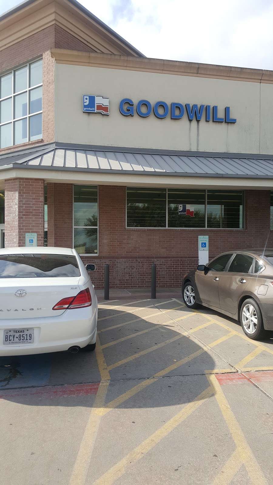Goodwill Houston Select Stores | 4042 Lakeshore Harbor Blvd, Missouri City, TX 77459 | Phone: (281) 437-3832