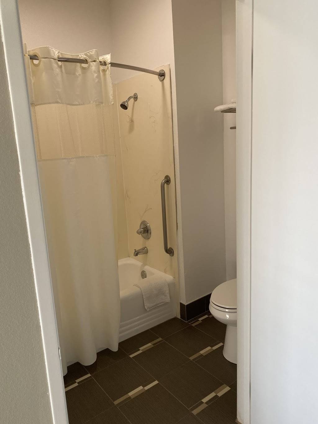 mid city inn and suites | 8455 Telegraph Rd, Pico Rivera, CA 90660, USA | Phone: (831) 210-4467