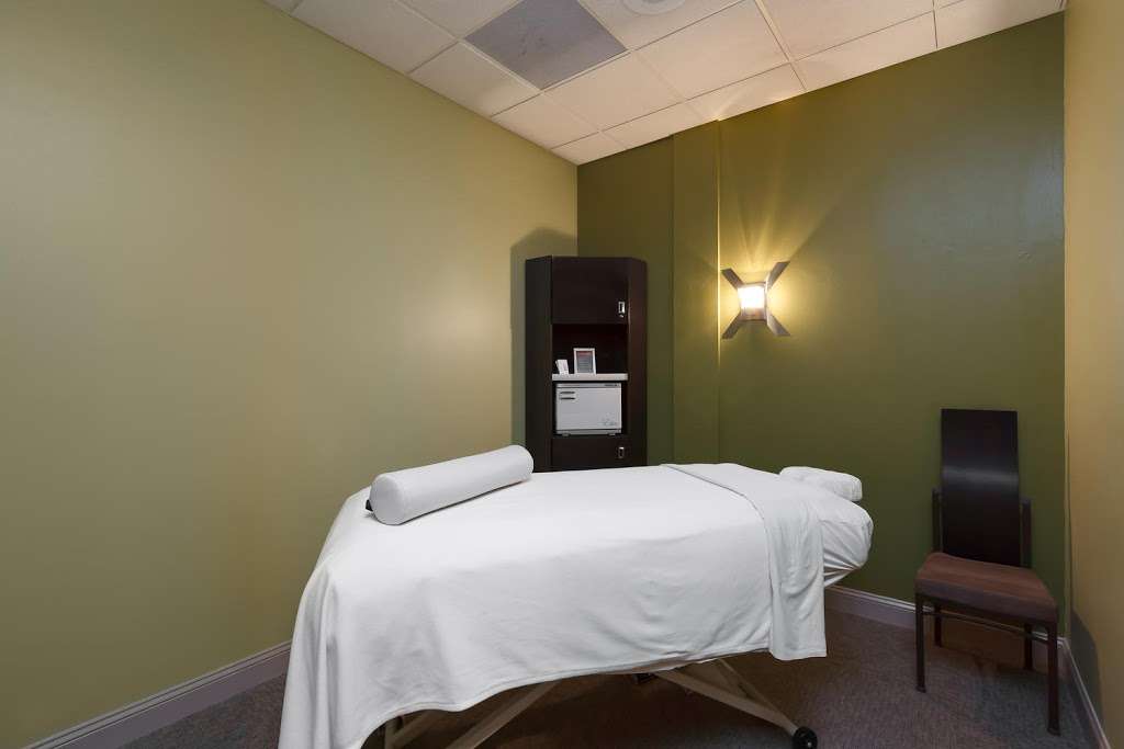 MassageLuXe - Overland Park, South | 15913 Antioch Rd, Overland Park, KS 66223, USA | Phone: (913) 538-5558